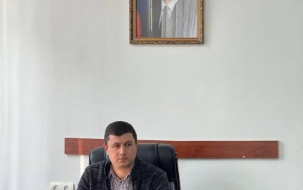Տիգրան Աբրահամյան. «Թե բա` ինչո՞ւ Սերժ Սարգսյանը բանավեճի առաջարկը չընդունեց: Գնար ու ի՞նչը ապացուցեր, որ մածունը սպիտա՞կ է»