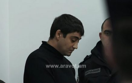Ազատ գյուղի զինվորական կացարանում մահացած զինվորների հարազատները ԱԱԾ-ին խնդրել էին պարզել Եղիշե Հակոբյանի հնարավոր կապը ադրբեջանական հատուկ ծառայությունների հետ