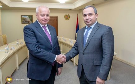 ՔԿ նախագահի և դեսպան Կոպիրկինի հանդիպմանն անդրադարձ է կատարվել նաև մի շարք քրեական վարույթներով արդարադատությունից խուսափող և ՌԴ-ում գտնվող անձանց