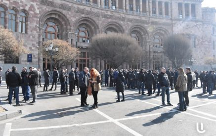 «Նիկո՛լ Փաշինյան, էլ ձեզ չենք ընտրելու, դուք կոտրեցիք մեր հույսերը»․ ՓՄՁ ներկայացուցիչները բողոքում են հարկային բեռի բարձրացման դեմ