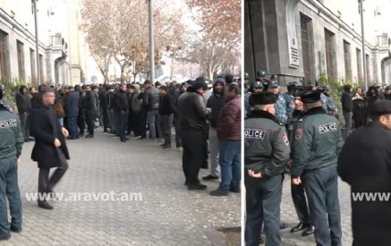 Ցուցարարները դատախազությունից պահանջում են արդար դատաքննություն Նարեկ Սարգսյանի համար