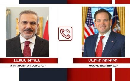 Թուրքիայի արտգործնախարարը և ԱՄՆ նորանշանակ պետքարտուղարը քննարկել են նաև Հայաստանի և Ադրբեջանի միջև կայուն և արժանապատիվ խաղաղության հաստատման կարևորությունը