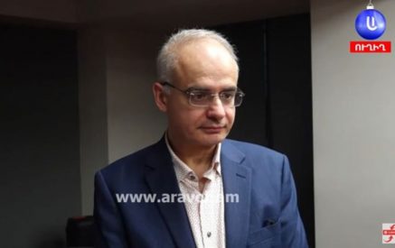 «Ալիևը պատրաստ է մտնել քո երկիր, դու կամ ցուցադրի, որ արևմուտքը դրա դեմն առնելու է, կամ ռուսների հետ գնա խոսելու, որովհետև ուրիշ տարբերակ ես չեմ տեսնում»․ Լևոն Զուրաբյան