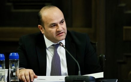 «Այսինքն, եթե աշխատունակ, բայց չաշխատող անձը դիմի նպաստ ստանալու համար, մենք դա միաժամանակ դիտարկում ենք որպես աշխատանքի փնտրելու հայտ և փորձում ենք օգնել նրան աշխատանք գտնելու հարցում»