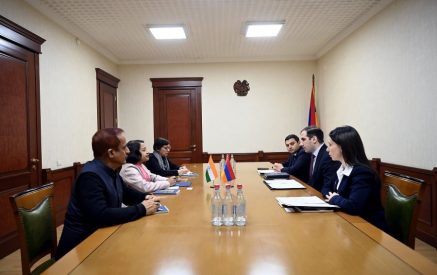 ՊԵԿ նախագահ Էդուարդ Հակոբյանը հյուրընկալել է Հայաստանում Հնդկաստանի դեսպան Նիլակշի Սահա Սինհային