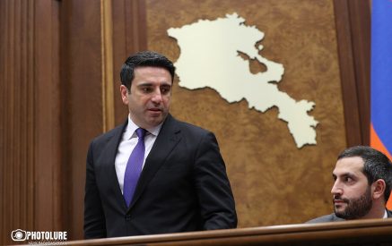 Հայաստանի խորհրդարանի նախագահը կնախընտրեր, որ բոլոր արցախցիները սպանված լինեին. Հարութ Սասունյան