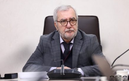 «Պարոն Թորոսյանի նկարը խփենք ամեն խաչմերուկին, մեր Արսենը և վերջ»․ Անդրանիկ Քոչարյանը հեգնեց