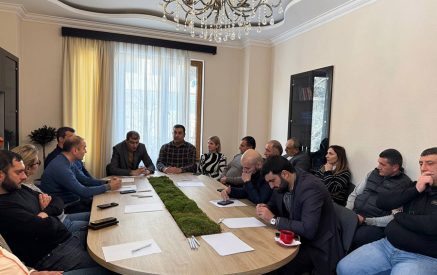 «Ապրելու երկիր» կուսակցության քաղաքական խորհրդի նիստում քննարկվել են Գյումրիի և Փարաքարի ընտրությունների կազմակերպման հարցեր