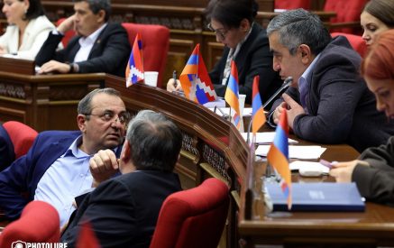 Վարդագույն երազներ են․ իրականում և-և-ը փոխարինում ենք կամ-կամով․ Արմեն Ռուստամյան