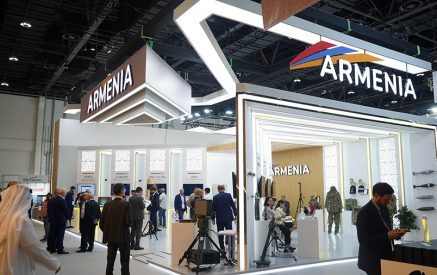 ԲՏԱ նախարարն Աբու Դաբիում մասնակցում է «ԱՅԴԵՔՍ 2025» ցուցահանդեսին. ՀՀ ռազմարդյունաբերական ընկերությունները հանդես են գալիս միասնական տաղավարով