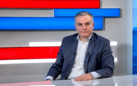 Թրամփը Զելենսկուն ընտրության առջև է դրել՝ կա՛մ նա համաձայնում է գործարքին, կա՛մ ԱՄՆ-ն դադարեցնում է աջակցությունը. Արտակ Զաքարյան