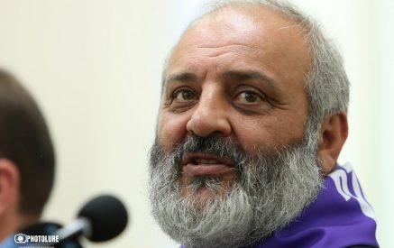 Աղետ եք բերել, բայց փորձում եք ծախել դա որպես ինքնիշխանություն. Բագրատ Սրբազան