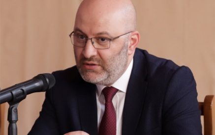 «Մեր մարզը Մոսկվան չէ, Գյումրին՝ առավել ևս․ ամեն ինչ այնքան հեշտ է իմացվում»․ Շիրակի մարզպետը՝ դպրոցների տնօրեններին