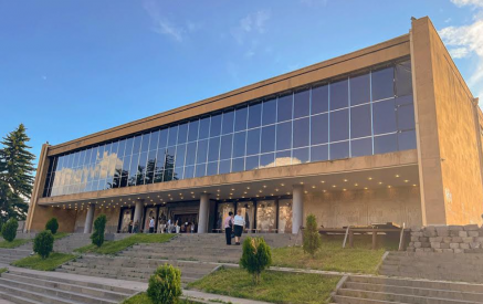 Ճամփորդական տրամադրություն՝ Գյումրու թատրոնում․ մեկնում են ԱՄՆ՝ հյուրախաղերի