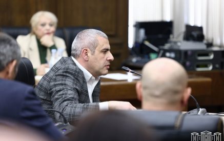 «Միասնական պահանջը օրենքի կասեցումն է, առնվազն հաջորդ հինգշաբթի՝ կառավարության նիստի օրը, ուզում ենք լսել ինչ-որ պատասխան»․ Հակոբ Ավագյան