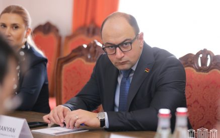 Պարոն Հովհաննիսյանը նշում է, թե ԵՄ-ի հետ քննարկում են մի փաստաթուղթ, որի մեջ առաջին անգամ նշվելու է անվտանգության ոլորտում ՀՀ-ԵՄ համագործակցության մասին՝ մի խոսքով հերթական իբր «աննախադեպը». Հայկ Մամիջանյան