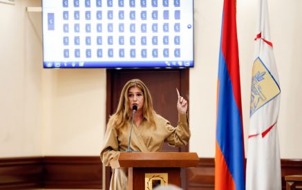 Հայկ Մարությանը հանգիստ ժողովրդի մեջ է մտնում, ոչ թե իրենց պես «պադավատներում» պախկվում է. Իզաբելլա Աբգարյան