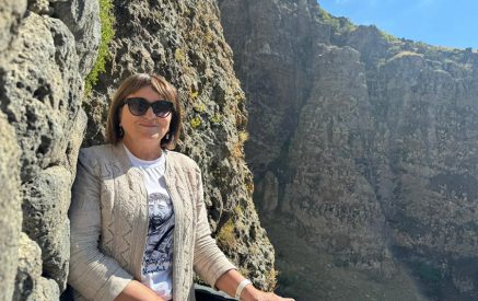 «Այսօրվա Ֆրանսիան իր դեսպանով եւ նախագահով, ո՞ւմ ասեղն են թելում». Մարգարիտ Եսայան
