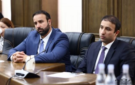 «Այդ ժամանակ կողքի սեղանը մյուսին կասի՝ ամոթ է, ՀԴՄ խփի, մեկ տոկոսի խաթր, որ ՀԴՄ չխփեն, արդեն կողքից կասեն՝ չի կարելի»․ Հայկ Սարգսյան