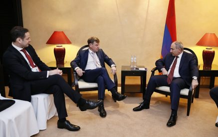 Նիկոլ Փաշինյանը հանդիպում է ունեցել Բունդեսթագի Գերմանիա-Հարավային Կովկաս բարեկամական խմբի նախագահի հետ