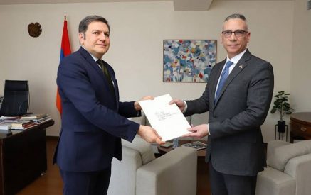 Դոմինիկանայի Հանրապետության նորանշանակ դեսպանն իր հավատարմագրերի պատճենն է հանձնել ՀՀ ԱԳ նախարարի տեղակալին