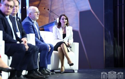 «Դուք նույնպես իրական Հայաստանի կոնցեպտից շեղվում եք»․ Սոնա Ղազարյանը՝ Արտակ Զեյնալյանին