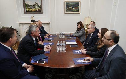 Փաշինյանը կարևորել է լեզվի և մշակույթի պահպանման ուղղությամբ հետևողական քայլերի իրականացումը՝ ընդգծելով այս հարցերում պետական օժանդակության նշանակությունը
