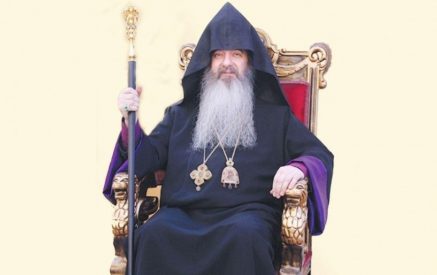 Մենք բոլորս ալ գիրքերու կը նմանինք: Երանի՜ այն ընթերցողներուն, որոնք կը հասկնան հեղինակին միտքը, ամփոփ կէտերու խտութեան մէջ. «Ասպարեզ»