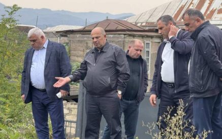 Մարզպետն իր բաջանաղի ընտանիքի բոլոր անդամներին աշխատանքով ապահովելուց զատ, որոշել է նաեւ մարզ եկած ծրագրերն էլ բաջանաղով անել. «Հրապարակ»