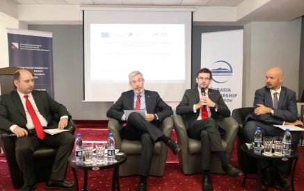 «Կարևոր է ուղիղ աշխատանքի անհրաժեշտությունը արցախցիների հետ». համաժողով Ժողովրդավարության և անվտանգության տարածաշրջանային կենտրոնում