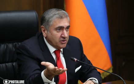 Իշխանությունները շանտաժի են ենթարկում ժողովրդին, թե Ադրբեջանի պահանջներին չենթարկվելու դեպքում` պատերազմ կլինի. Արթուր Խաչատրյան