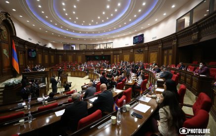 «Ի՞նչ է, փող չկա՞ թոշակ բարձրացնելու համար, ուրիշ բանի համար կա, սրա համար չկա՞»․ ՔՊ-ն դեմ քվեարկեց ընդդիմության նախագծին