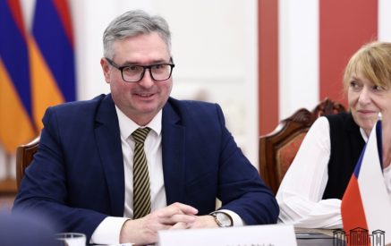 «Չեխիան հետաքրքրված է Հայաստան-Ադրբեջան խաղաղության բանակցություններով եւ ողջունում է այդ հարցում առաջխաղացումը». Օնդժեյ Բենեշիկ