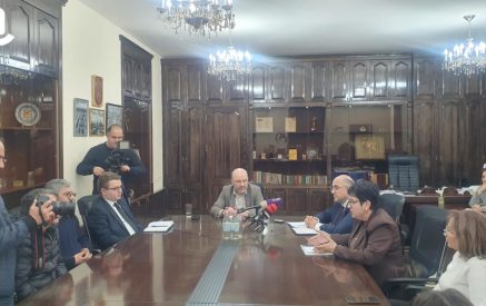 Ի՞նչ են զրուցել  գործադուլ հայտարարած առևտրականները Գյումրի հրավիրված ՊԵԿ պաշտոնյաների հետ