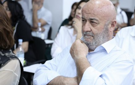 Էությամբ՝ ստալինիզմ, «հանդերձանքով»՝ ժողովրդավարություն