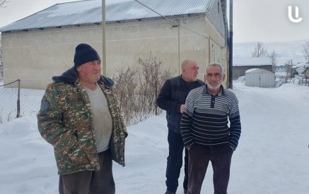 «Ելանք Նիկոլ ընտրեցինք, որ մեզ ունեզրկե՞ք, գլխներիս սարքեք, թե գյուղի սաղ անասունները հիվա՞նդ են»․ Կրասարի բնակիչները ոտքի են կանգնել