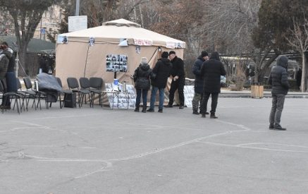 «Ազատության» հրապարակում հացադուլավորները մերժել են ակցիան դադարեցնելու բժիշկների առաջարկը