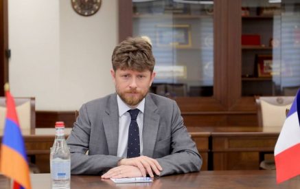 Ի աջակցություն Հայաստանի և Լեռնային Ղարաբաղի փախստականների. Օլիվյե Դեկոտինի