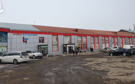 Գործադուլ՝ Գյումրիում․ ոտքի են կանգնել հագուստի տոնավաճառի առևտրականները