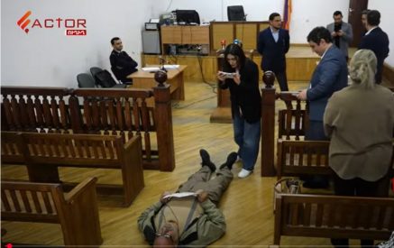 Ավտոբուսի գործով նիստում Վարդգես Գասպարին պառկեց դատական նիստերի դահլիճում