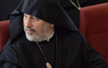 Վլադիմիր Պուտինը ՀԱԵ Ռուսաստանի և Նոր Նախիջևանի թեմի առաջնորդ Եզրաս արքեպիսկոպոսին պարգևատրել է Ալեքսանդր Նևսկու շքանշանով