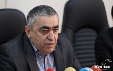 «Նիկոլ Փաշինյանին թվում է՝ 6-7 տարի առաջվա կարգավիճակում է, երբ իր ասածները հալած յուղի տեղ էին ընդունում»․ Արմեն Ռուստամյան