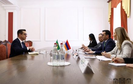 Կարեւորում ենք քաղաքական եւ տնտեսական առումներով աշխարհի առաջատար երկրներից մեկի` Բրազիլիայի հետ բազմաբնույթ կապերի զարգացումը. Հակոբ Արշակյանը՝ դեսպան Ֆաբիո Վազ Պիտալուգային