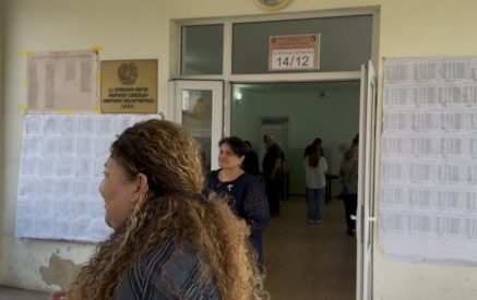 Փոքր միջադեպ Փարաքարի 14/12 տեղամասում. առաջին անգամ քվեարկող աղջիկն ուշաթափվել է