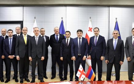 Վրաստանում Էդուարդ Հակոբյանը և Լևան Կակավան քննարկել են մի կողմի տարածքում մյուս կողմի կիրառած տեղորոշման էլեկտրոնային կապարակնիքների փոխճանաչման հարցերը