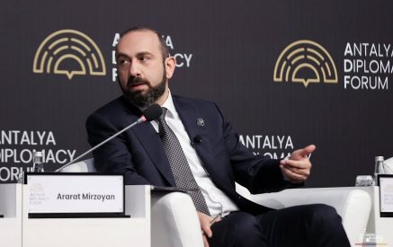 «Հարավային Հայաստանում կա 45 կիլոմետր, որն ամենակարճ ճանապարհն է Ադրբեջանի երկու հատվածները կապելու համար, առաջարկել ենք, բայց դրական պատասխան չենք ստացել»․ Արարատ Միրզոյան