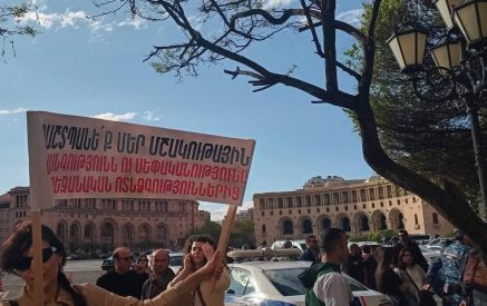 «Այս իշխանությունները պարտավոր են արժանապատիվ կեցություն ապահովել 160 հազար արցախցիների համար, մինչեւ կզբաղվեն մեր հավաքական վերադարձով»