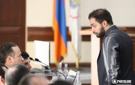 «Չենք պատրաստվում մի քաղաքական ուժի բերած նախագծի քննարկմանը մասնակցել, որոնք կողմ են Վարդան Ղուկասյանի քաղաքապետությանը»․ Արմեն Գալջյան