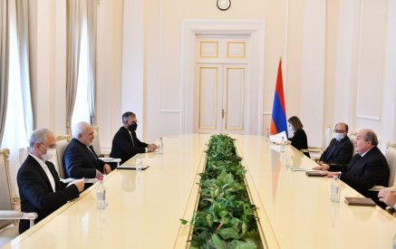 Արմեն Սարգսյանը Մոհամմադ Ջավադ Զարիֆին խնդրել է  Իլհամ Ալիեւին փոխանցել հետեւյալ պատգամը. «28 տարի ձեզ ստորացրինք ու այս օրն ընկանք: Դուք մեր սխալը չկրկնեք». «Ազգ»