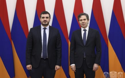 Դեսպան Սոֆիանոպուլոսի հետ հանդիպմանը Արման Եղոյանը խոսել է ՀՀ քաղաքացիների համար ԵՄ վիզաների ազատականացման կարեւորության մասին